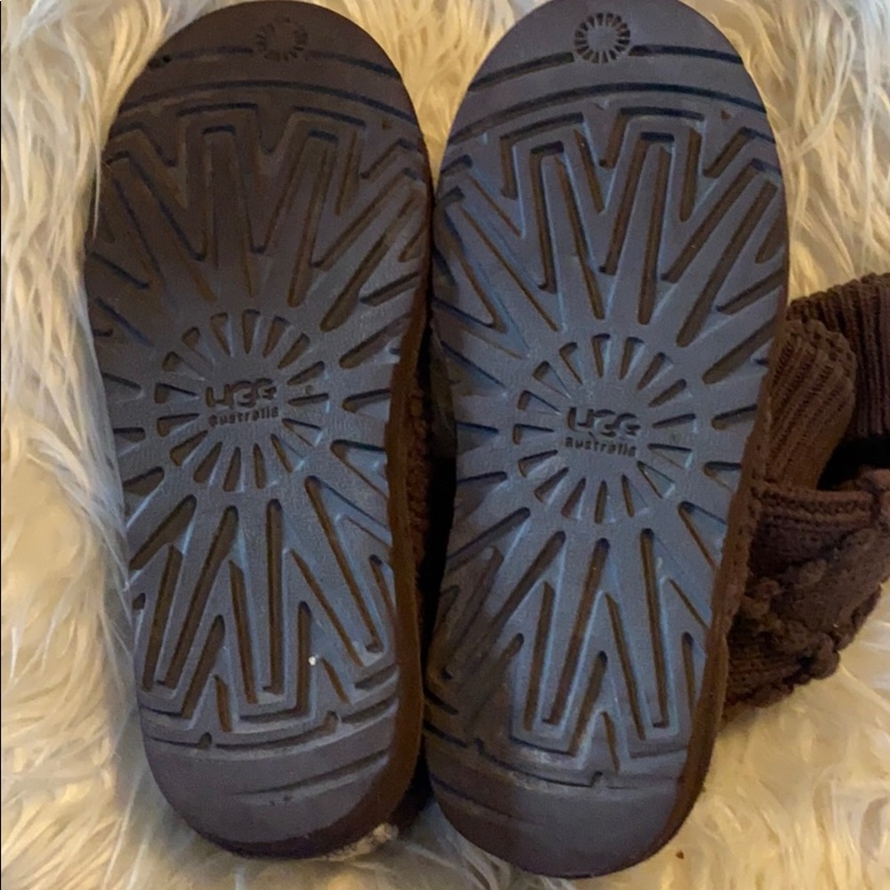 Knit UGGS - Picture 4 of 5